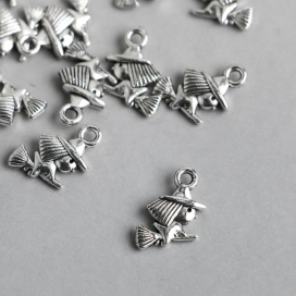 Подвеска металл "Ведьмочка на метле" под серебро 7413 1,6х1 см 20 шт "Атекс" г. Пермь