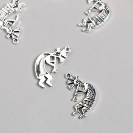 Подвеска металл "Абориген с дудкой" под серебро 2,5х1,3 см 10 шт "Атекс" г. Пермь